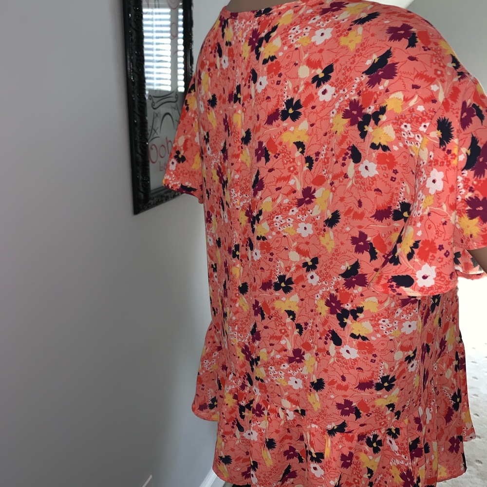 Gap Top - Picture 2 of 3